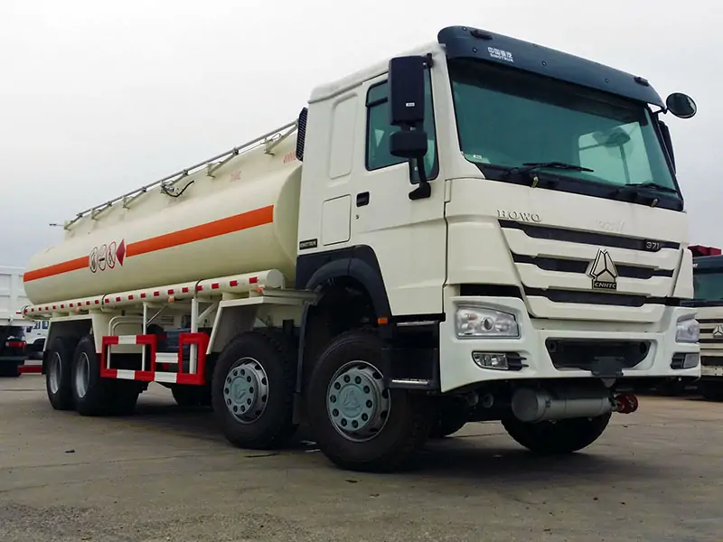 Camion citerne à carburant