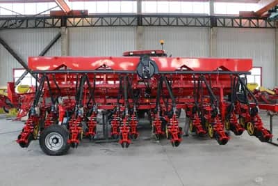 Semoir pneumatique avec épandeur d'engrais